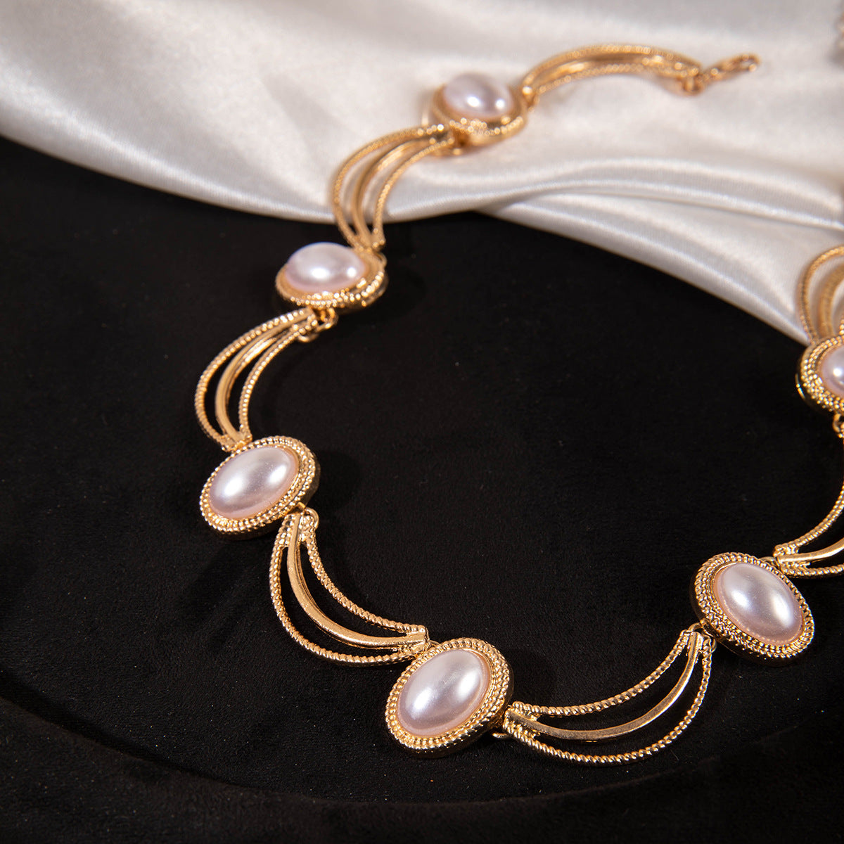 Luminique store | Medieval Court-Style Vintage Collar Necklace