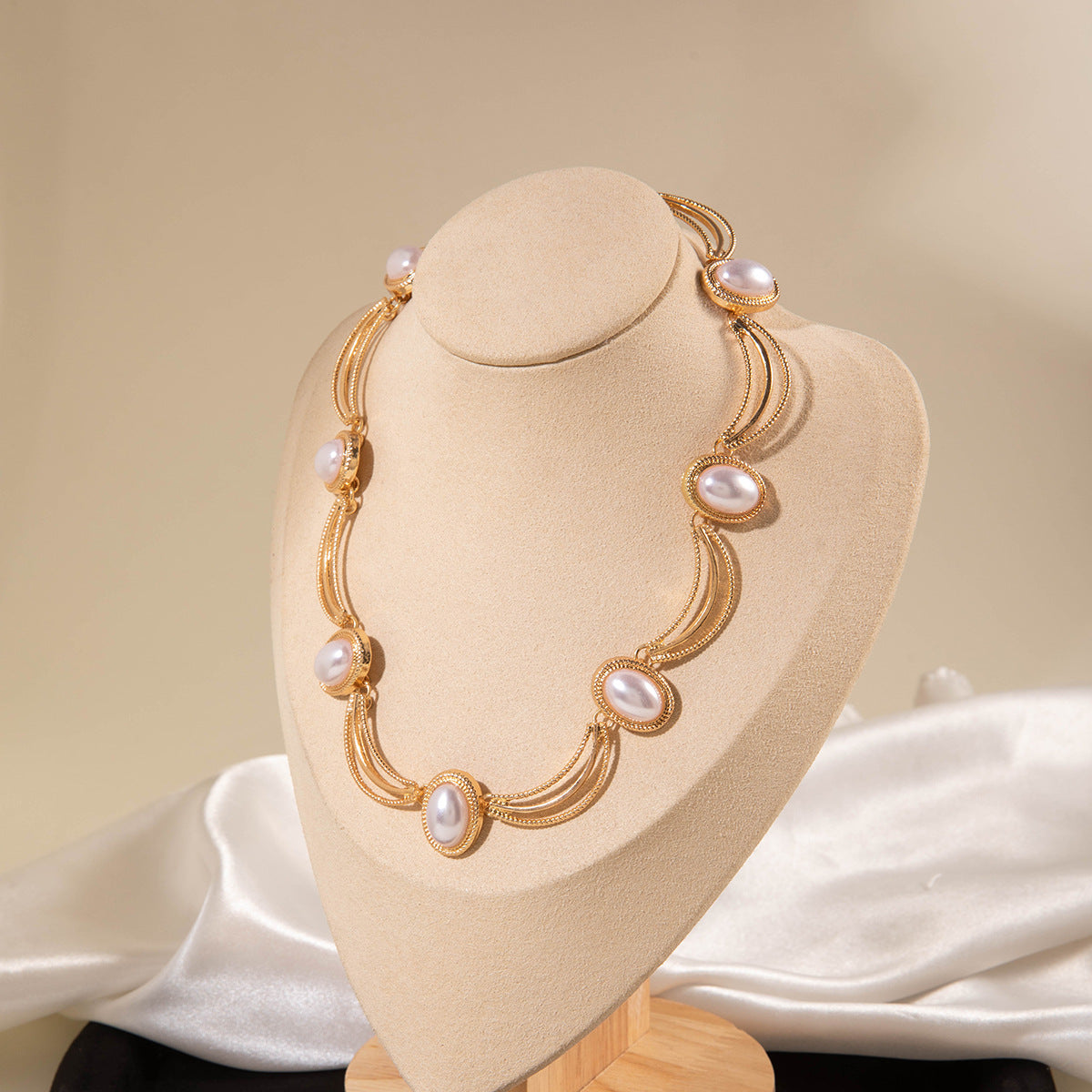 Luminique store | Medieval Court-Style Vintage Collar Necklace