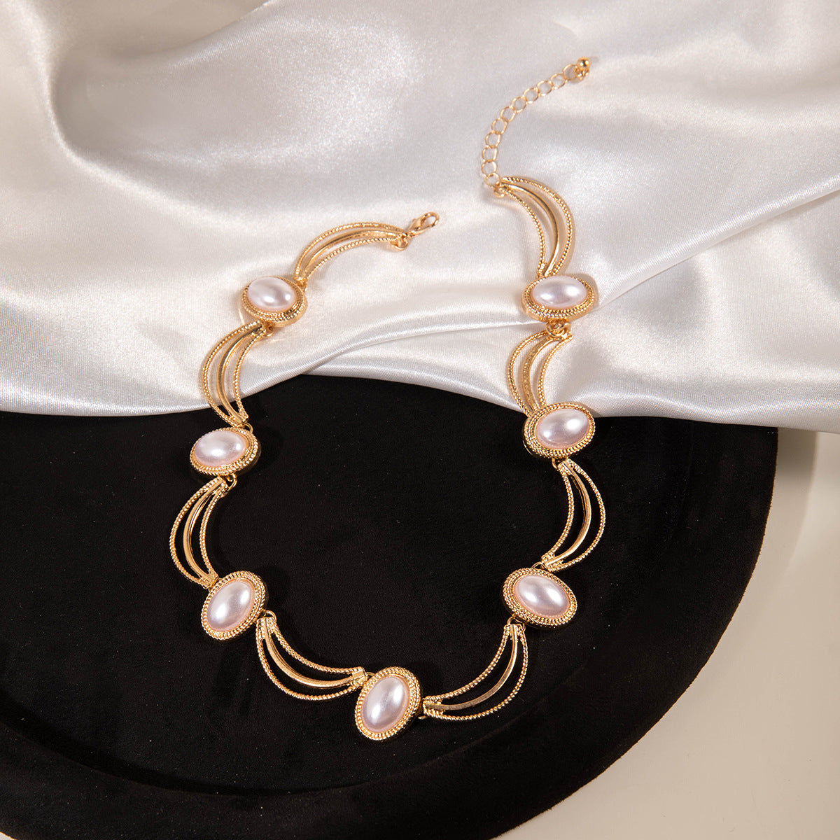 Luminique store | Medieval Court-Style Vintage Collar Necklace