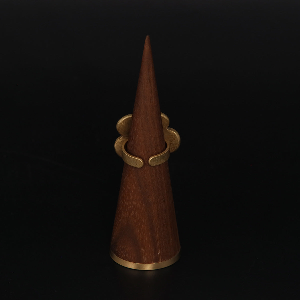 Luminique store | Gold & White Agate Flower Ring
