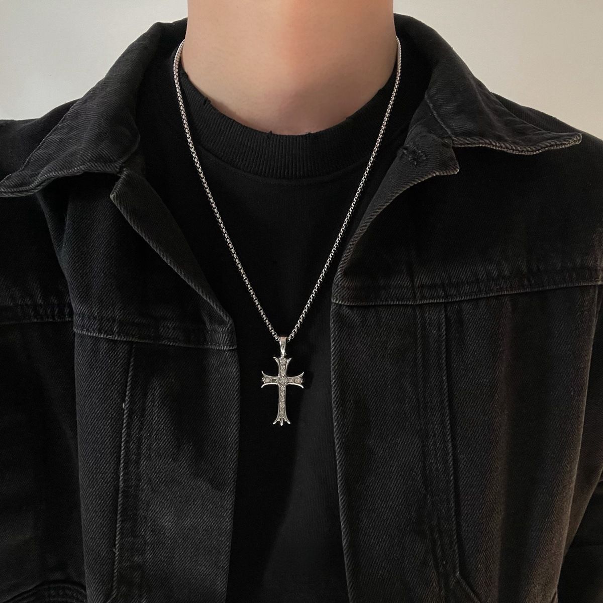 Luminique Store |   Unisex Silver Diamond-Inlaid Titanium Steel Cross
