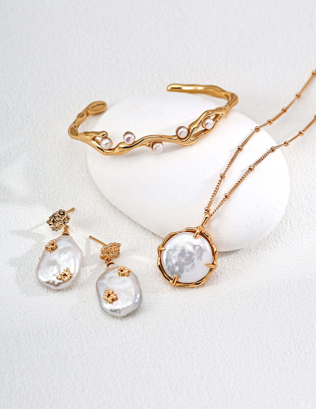 Luminique store | Vintage Silver Pearl Earrings